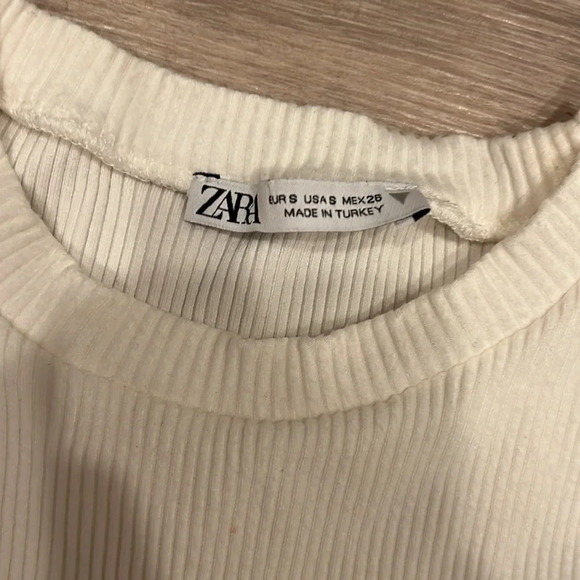 Zara White Longsleeve - Picture 2 of 3